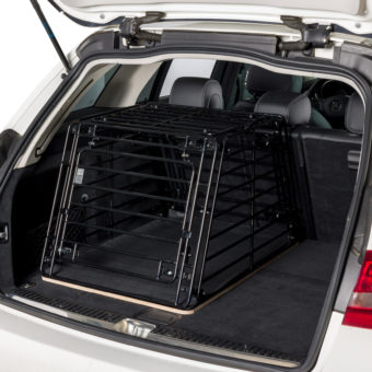 Hundebox Small mit Ladeschwelle - Hund im Auto